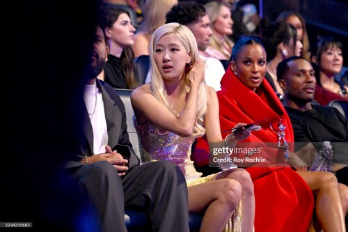 ELMONT, NEW YORK - SEPTEMBER 07: Ros? and Ciara during the 2025 MTV Video Music Awards at UBS Arena on September 07, 2025 in Elmont, New York. (Photo by Roy Rochlin/Getty Images for MTV)