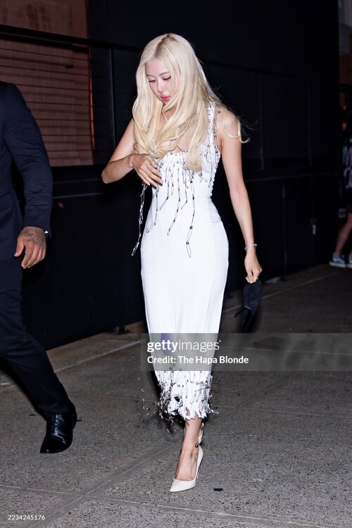 NEW YORK, NEW YORK - SEPTEMBER 07: Ros? is seen in Chelsea on September 07, 2025 in New York City. (Photo by The Hapa Blonde/GC Images)