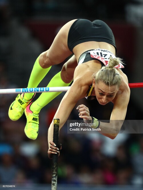 LONDON, ENGLAND - AUGUST 06:  Lisa Ryzih of Germany competes in the Women's Pole Vault final during day three of the 16th IAAF World Athletics Championships London 2017 at The London Stadium on August 6, 2017 in London, United Kingdom.  (Photo by Patrick Smith/Getty Images)