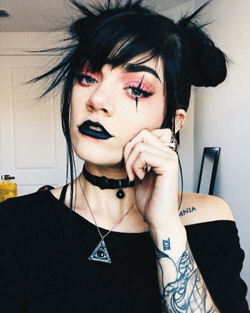 gianna.frankenstein Bb8UmF6FVZ3 Bb8UfGBlrdT