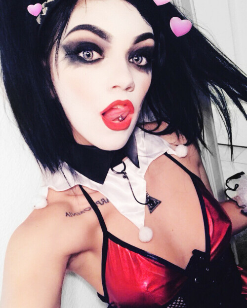 gianna.frankenstein BgEOZvPgFg3 BgEOOpuhm 9