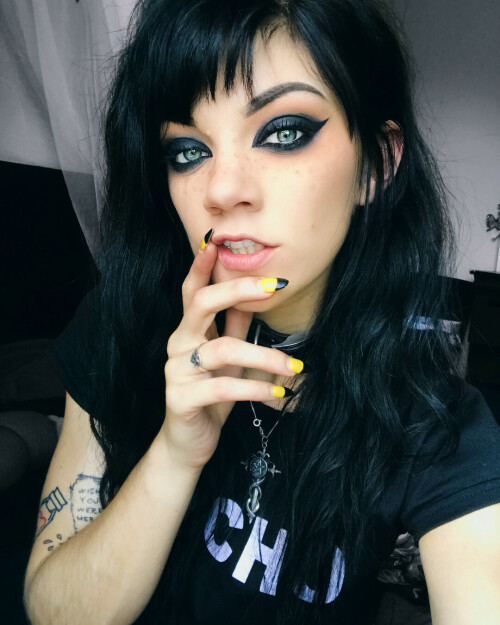 gianna.frankenstein Bj2hxxLAvo7 Bj2hbP0H Xi