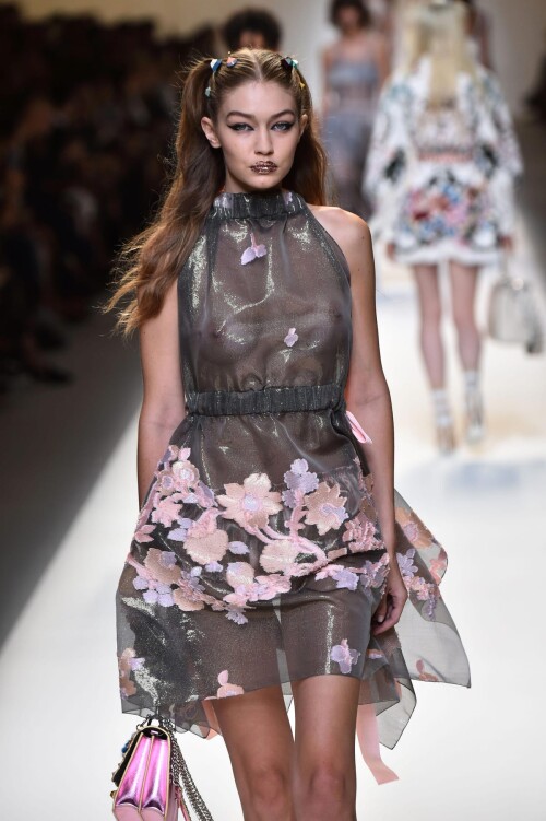 gigi hadid 1 14745530643550fbf39b3a941e