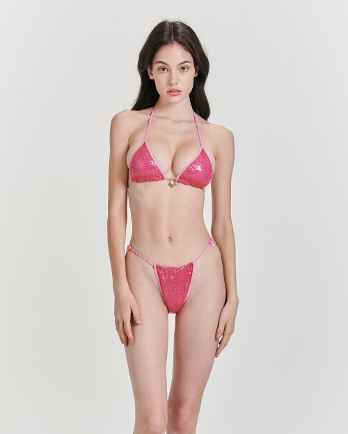 gigibeachbabes 2023 12 09T120814.000Z 10048754dcd69342c