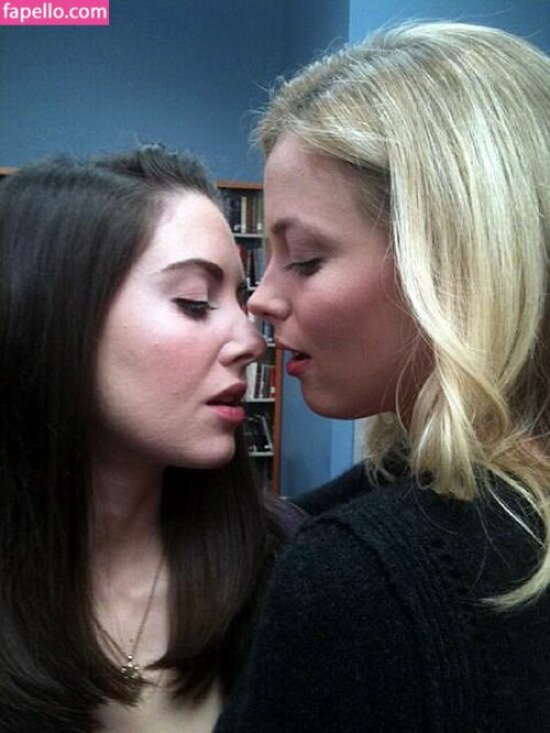 gillian jacobs 0155b9b8dc876bc04aae