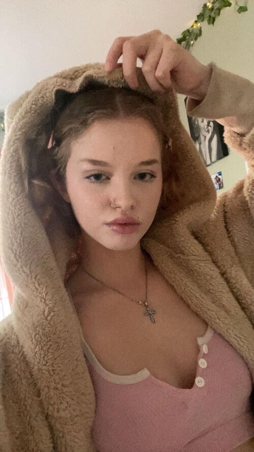 ginapicc1 2025 05 05T20 45 48b4bf7b8127a2bb3f