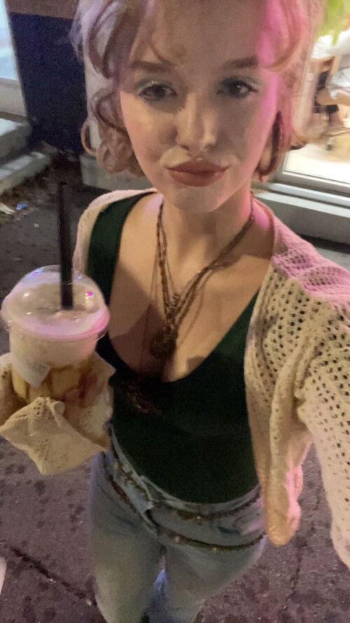 ginapicc1 2025 05 05T23 41 34b52dc5f6b1095fb4