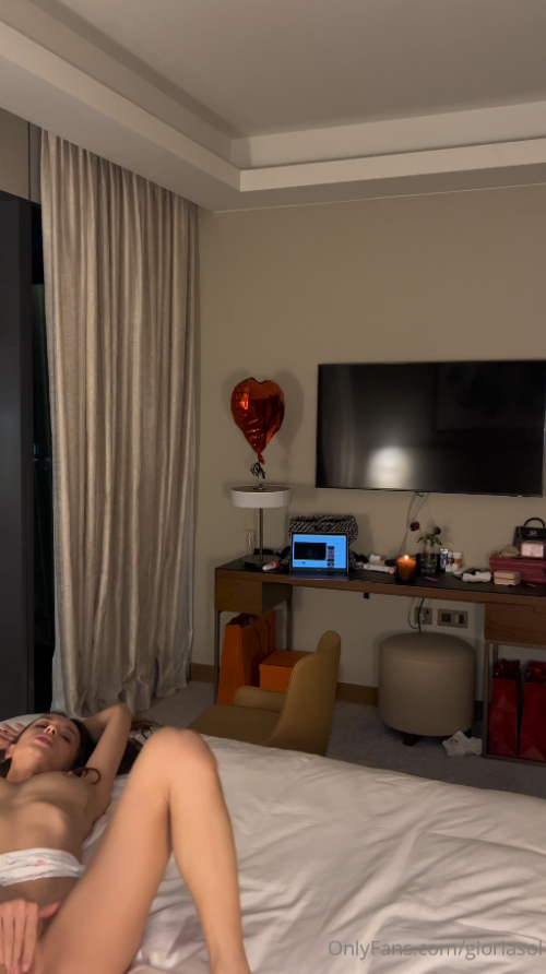 gloria6f93c1b5663316e8b