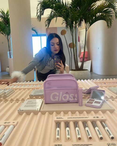 glossier8