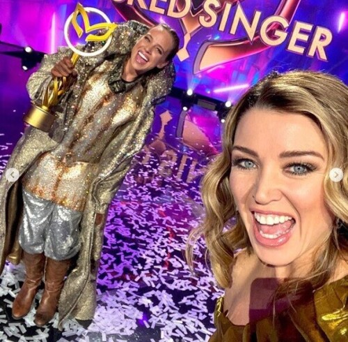 gold033 2019a61e3d3e3d425