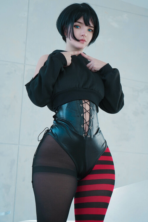 goth gf hq 6