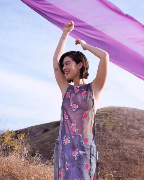 gracie abrams vogue june 2024 original 2 edit9e1991f7f3e8b682