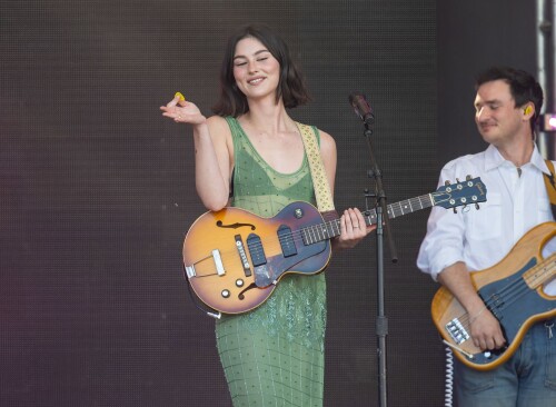 gracieabrams 44b230ca96f94a768b