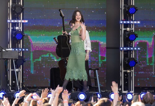 gracieabrams 5033064ebdb42685af