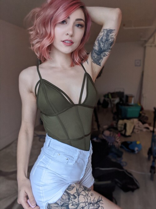 green-bodysuit-4-4FUccxq8