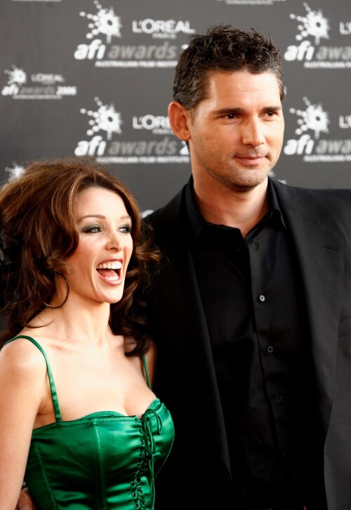 72710048GD035_Arrivals_At_T