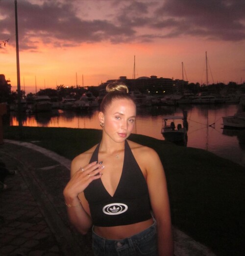 haileyvanlith 01 11 2025 0004475aa4e1cf1ecb22