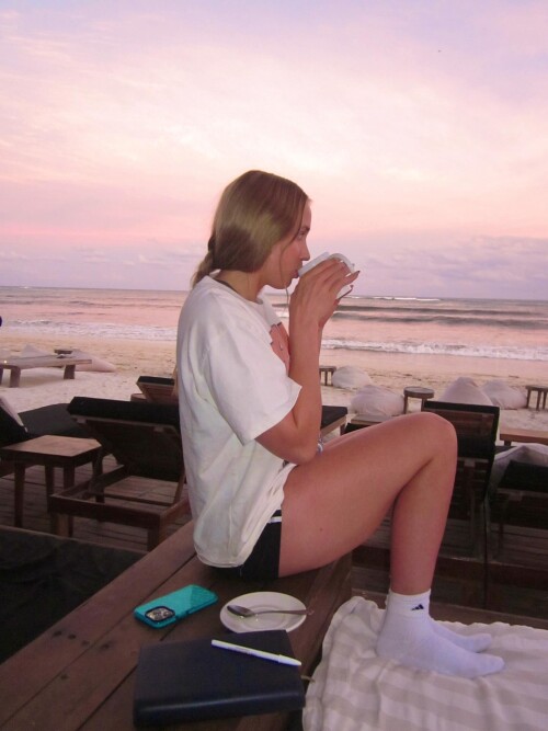 haileyvanlith 01 11 2025 000763e4dbc474382738