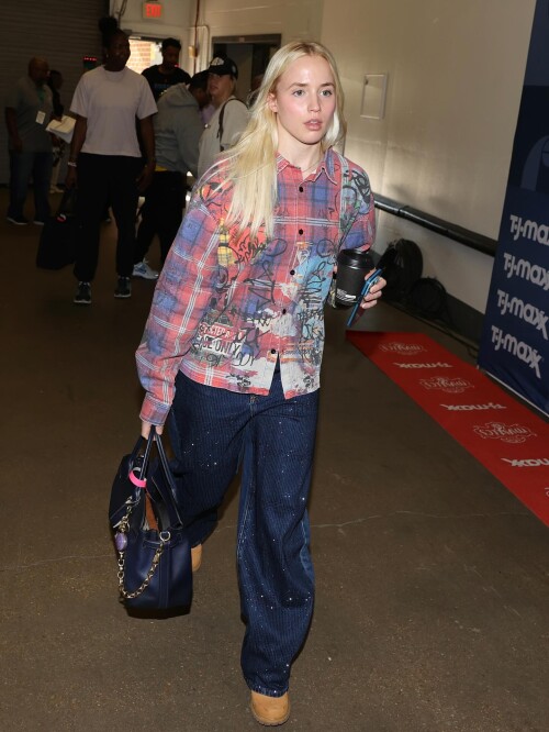 haileyvanlith 03 08 2025 0010ef018e95b4b42718