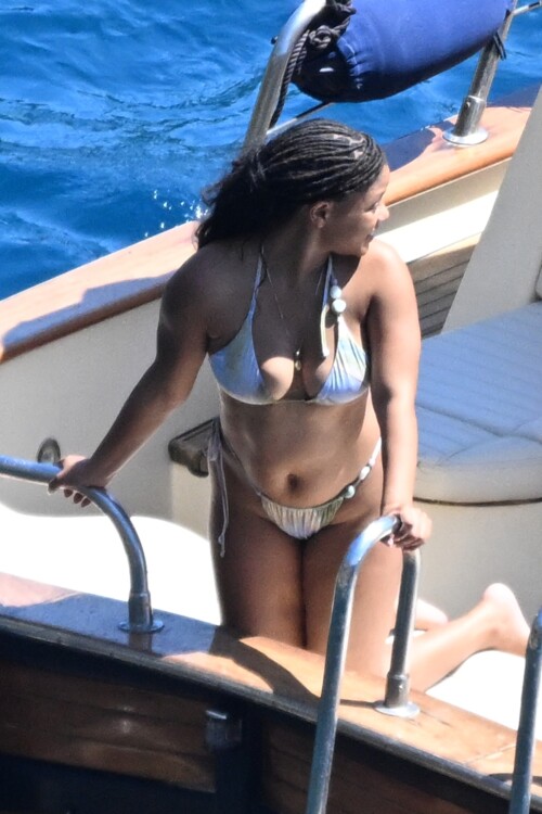 halle-378fa7e7a3e3ccf661