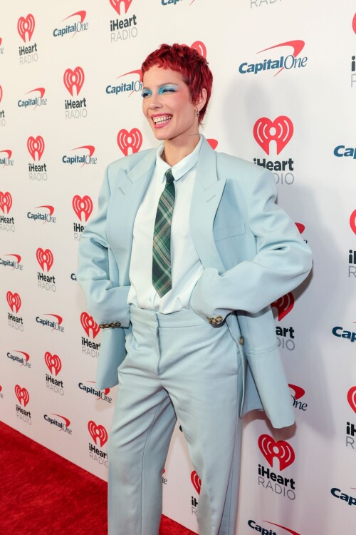 halsey 12777f5eec7a7e223e