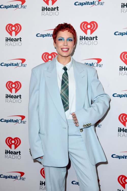 halsey 35ed8e282551f1184