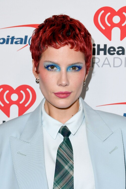 halsey 67dd0380256057e6e