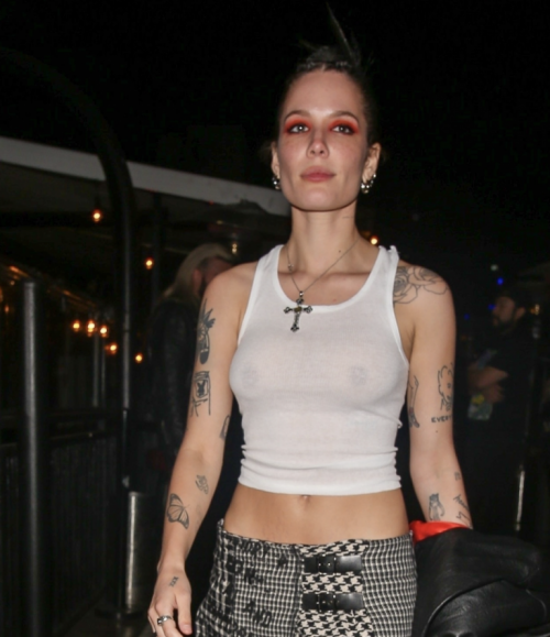 halsey-see-through-2-768x890ae46d35e9eaf48da