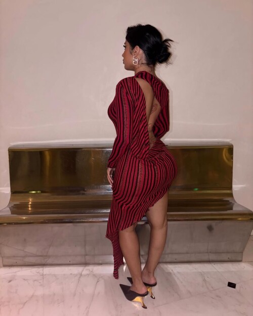 hanamymood 20241211 135316 190576157360cab49be6d015b5