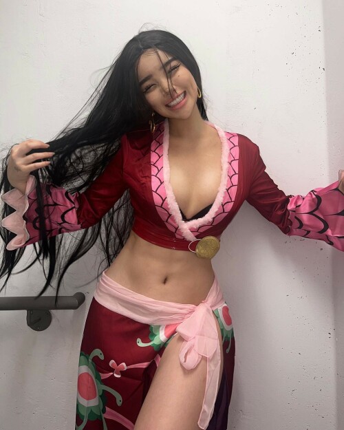 hannahkae27 05112023 00025f9b003a54baa450