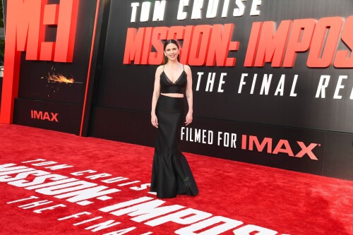 hayley 210034bd9fa005c454