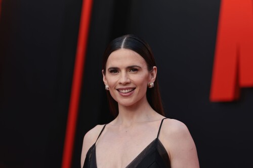 hayley 403e9b31ad079fd62b