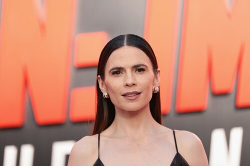 hayley 437753dcd2d254fd22