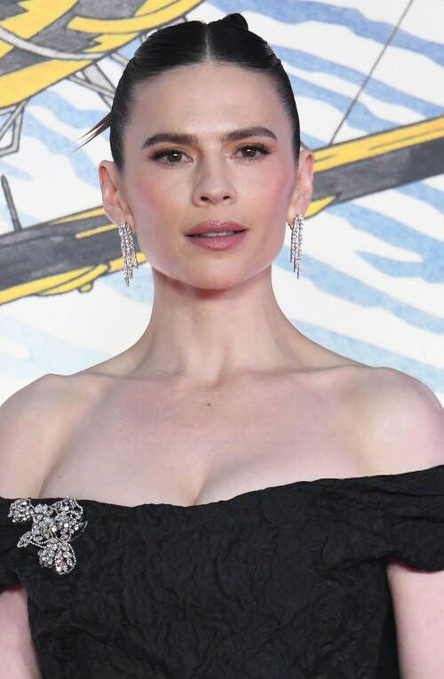 hayley 629d8eaf3f9ab9483