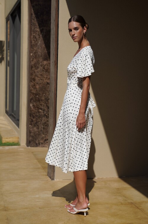 hazel and folk dress 2f25b400 4ae6 441b a0ca 5e3f953213d18475d6ebec702df0