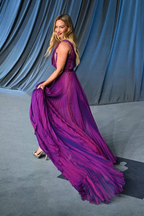 hilary 23455769447bd24124