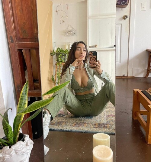 hitomi mochizuki 0112b0d9e476ea581d31