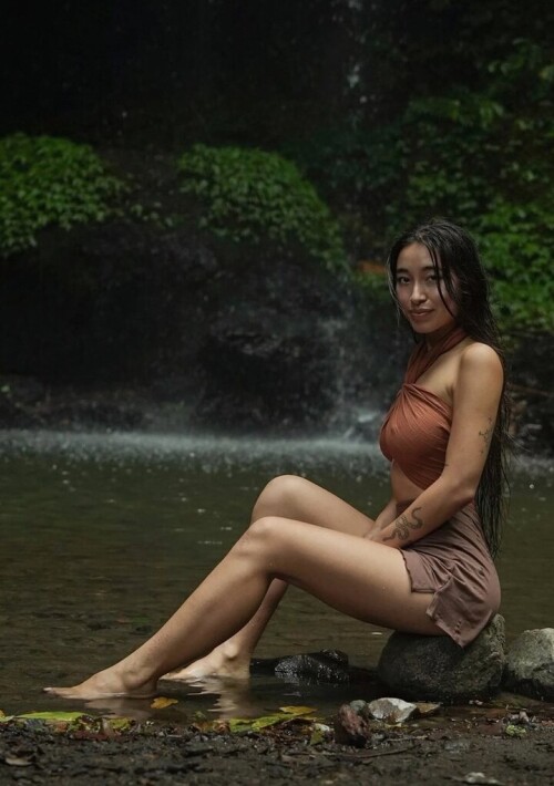 hitomi mochizuki 028701f993d9363ce6c4