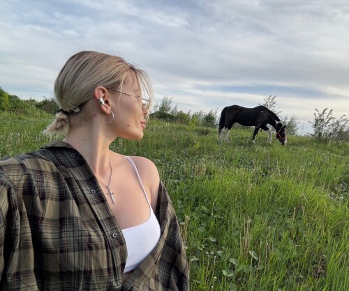 holodna ya 1927415101373415811 0198486f9c01cc7dd6