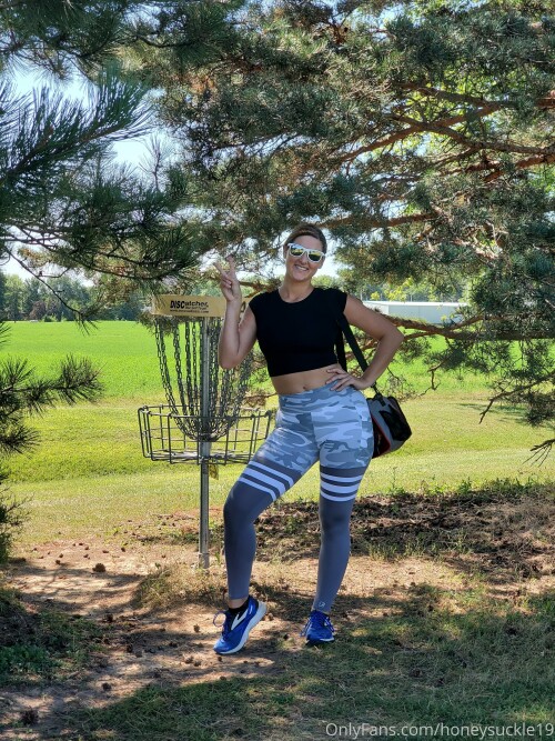 honeysuckle19 04 09 2021 2211938207 Love playing disc golf