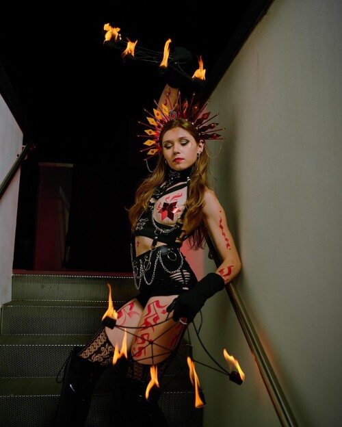 hooping meow CVRXAAJpla5 2be75067a752f3fc5