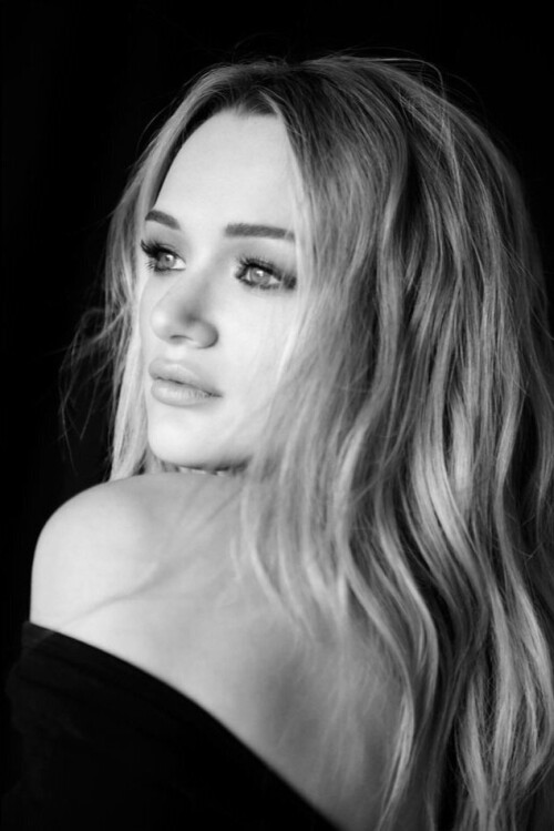 hunter king martina tolot 05d6ab25c07de1b4aa