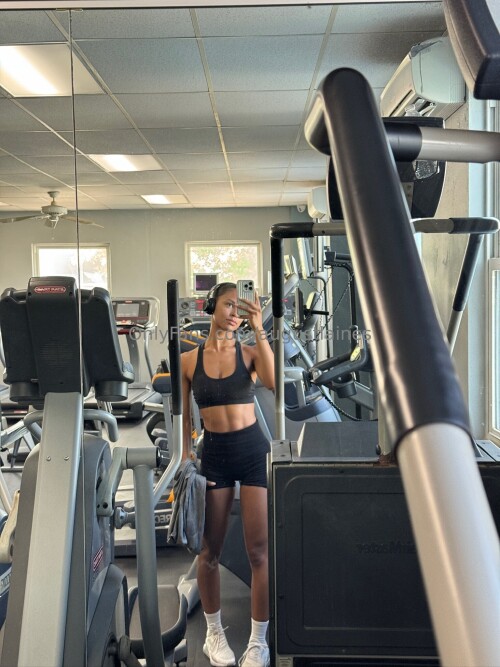 i need a gym buddy any volunteers 0001b137be45e48a8aab
