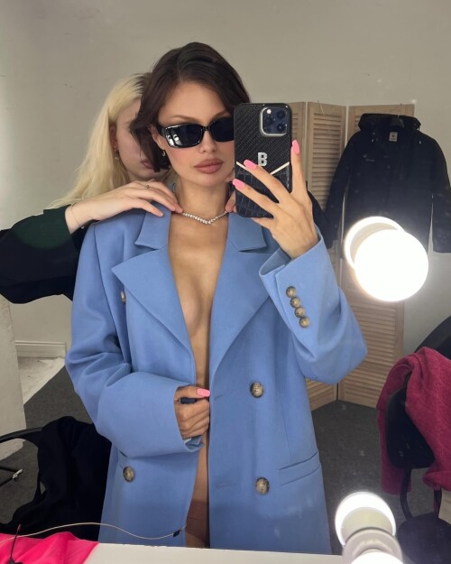 i8NJXqu81JA478dad4fe1f974b9