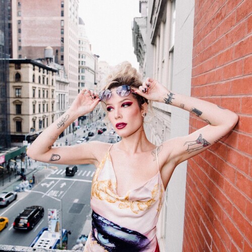 iamhalsey CeyssWRLaz8