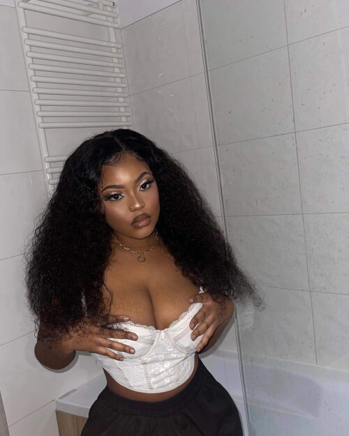 iamtawanaa 20231117 0001a4e91626ef5291bb1ba8e8329ff5d350