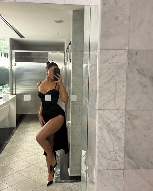 image8a6a0ad5d9e3a3de