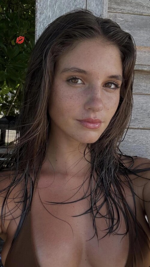 insta story v0 qry70e3nn8oe138bc558c3b4bc923