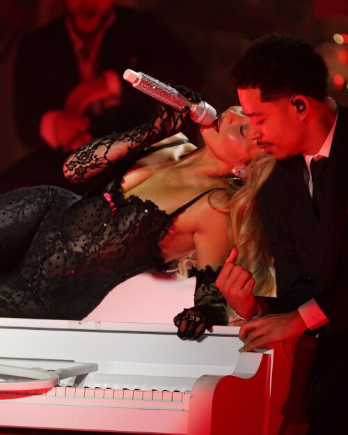 instdown142c7ad8736c347a