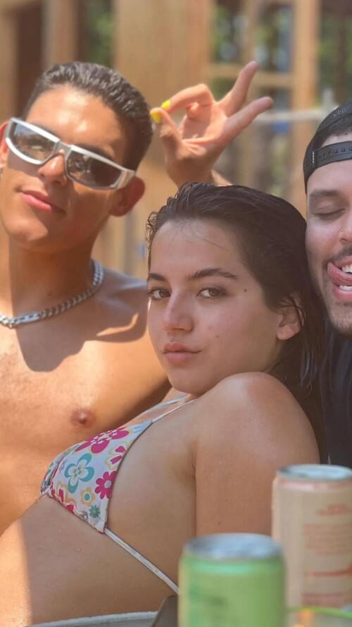 isabela2fa1c82234a2cef44